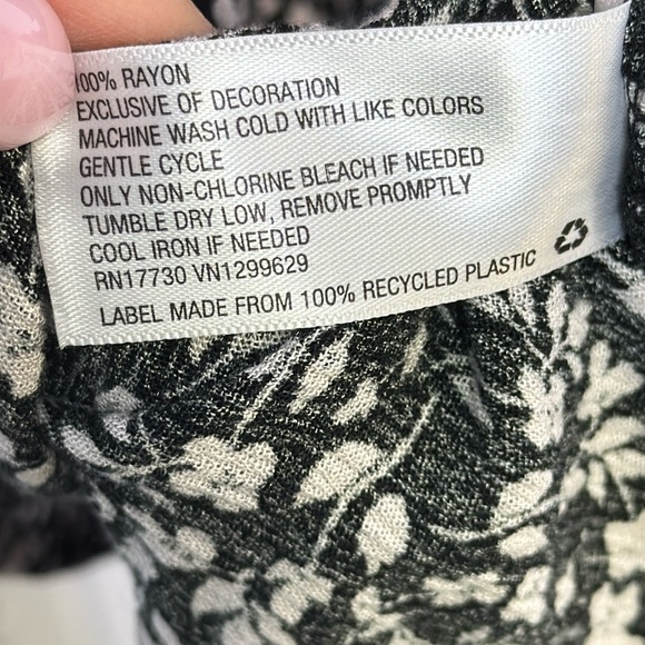 Knox Rose Black and Muted Lavender Floral Long Sleeve Sundress - Picture 9 of 9